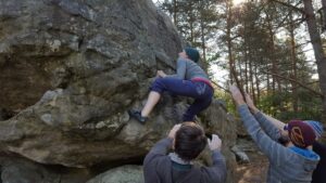 die ersten Kontakte mit dem Fels von Fontainebleau von Lena - vorbildlich gespottet