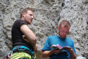 ... bevor es losgeht noch den Führer studieren