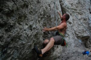 Kräftiger Bouldereinstieg von Thomas